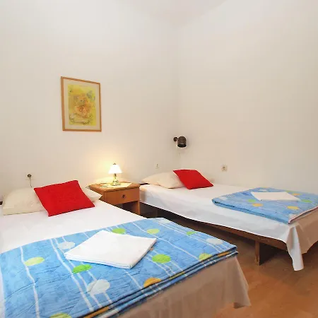 Vladimira 1569 פולה