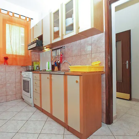 Vladimira 1569 דירה *