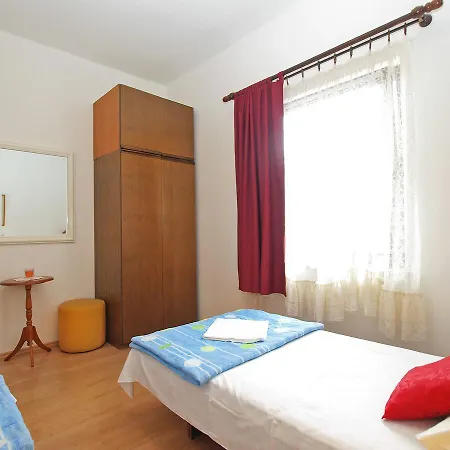 דירה Vladimira 1569 *