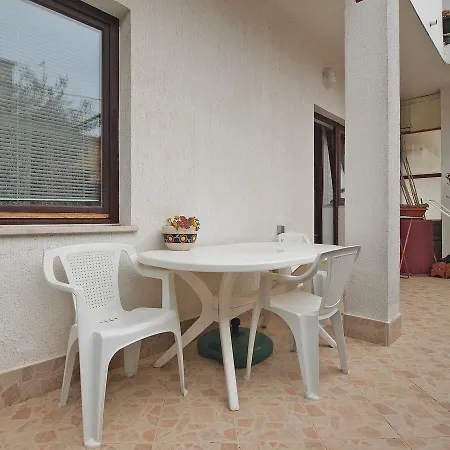 Vladimira 1569 פולה