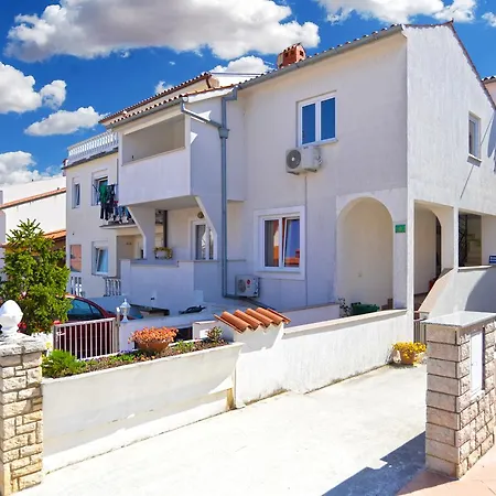 Vladimira 1569 דירה