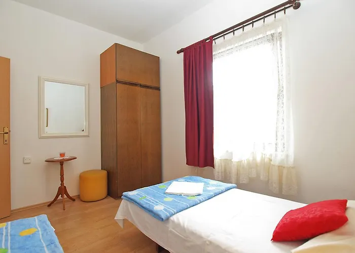 Apartment Vladimira 1569 *