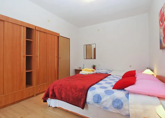 Apartment Vladimira 1569
